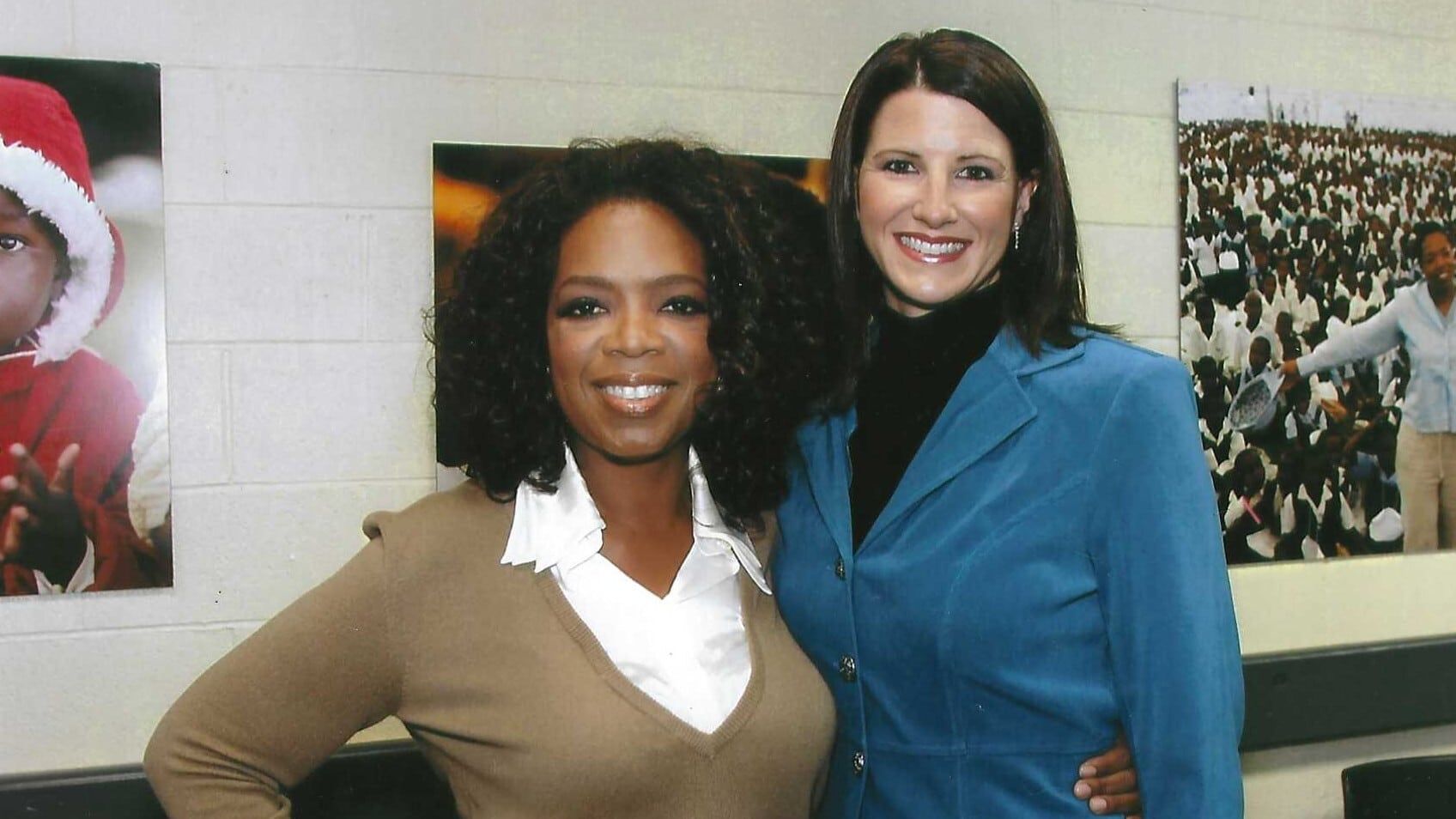 Suzanne Hobbs standing with Oprah Winfrey backstage at The Oprah Winfrey Show.